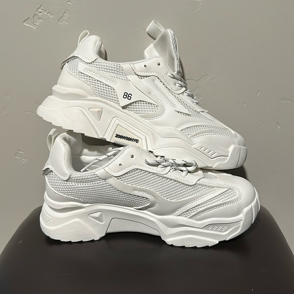 Super cute white sneakers